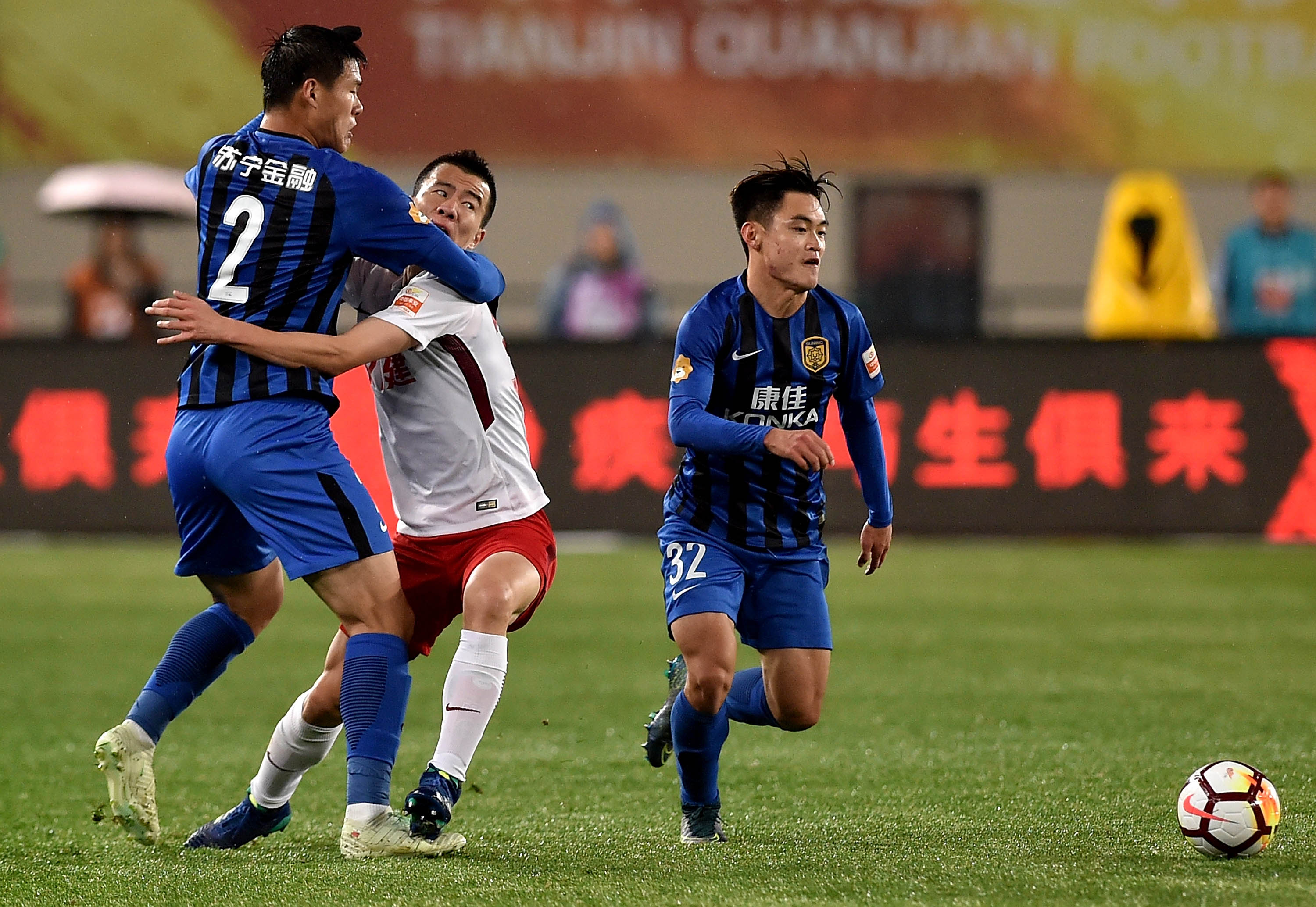 苏宁击败富力，跻身联赛前列的简单介绍