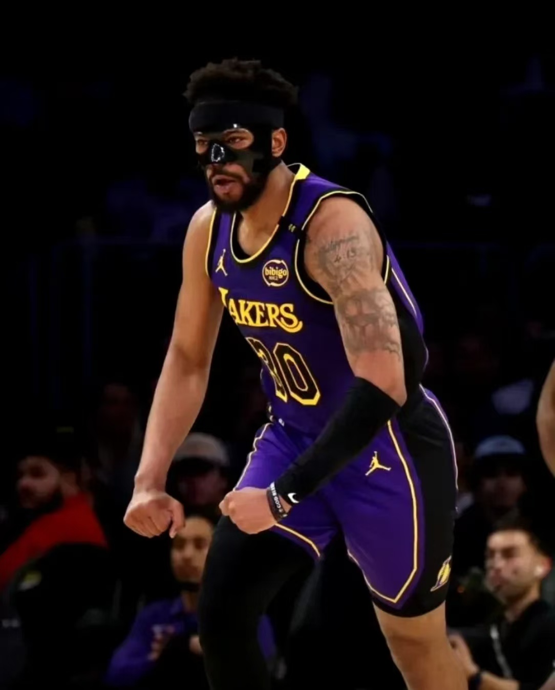 湖人大胜马刺，豪取五连胜