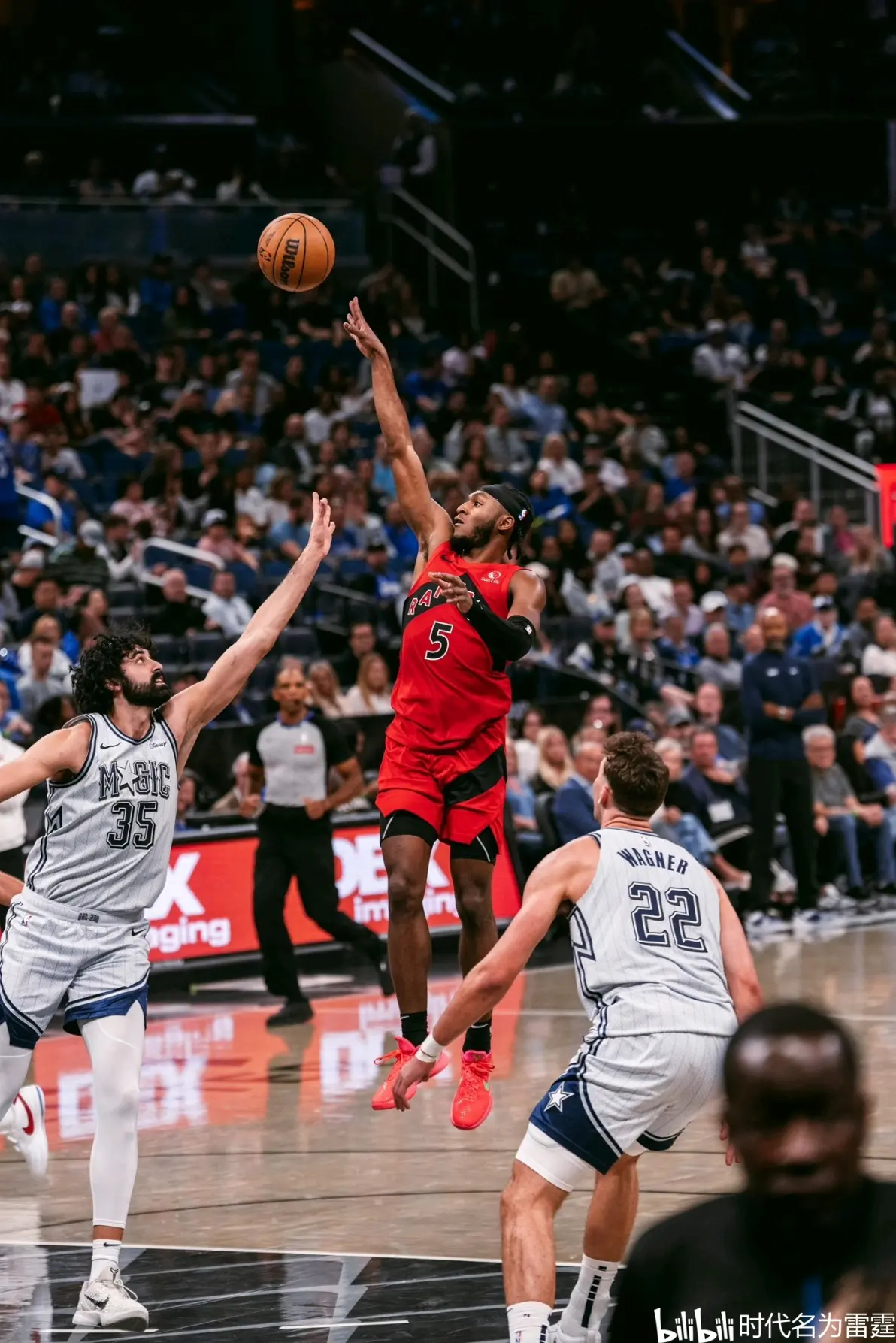 快船惊险击败猛龙延续不败