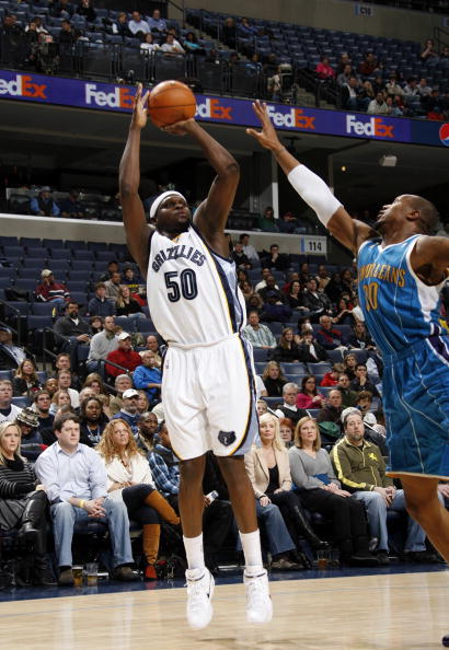 包含黄蜂逆转灰熊守住榜首的词条