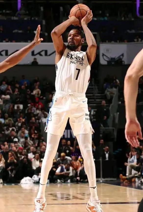 篮网胜雄鹿，杜兰特继续火力全开