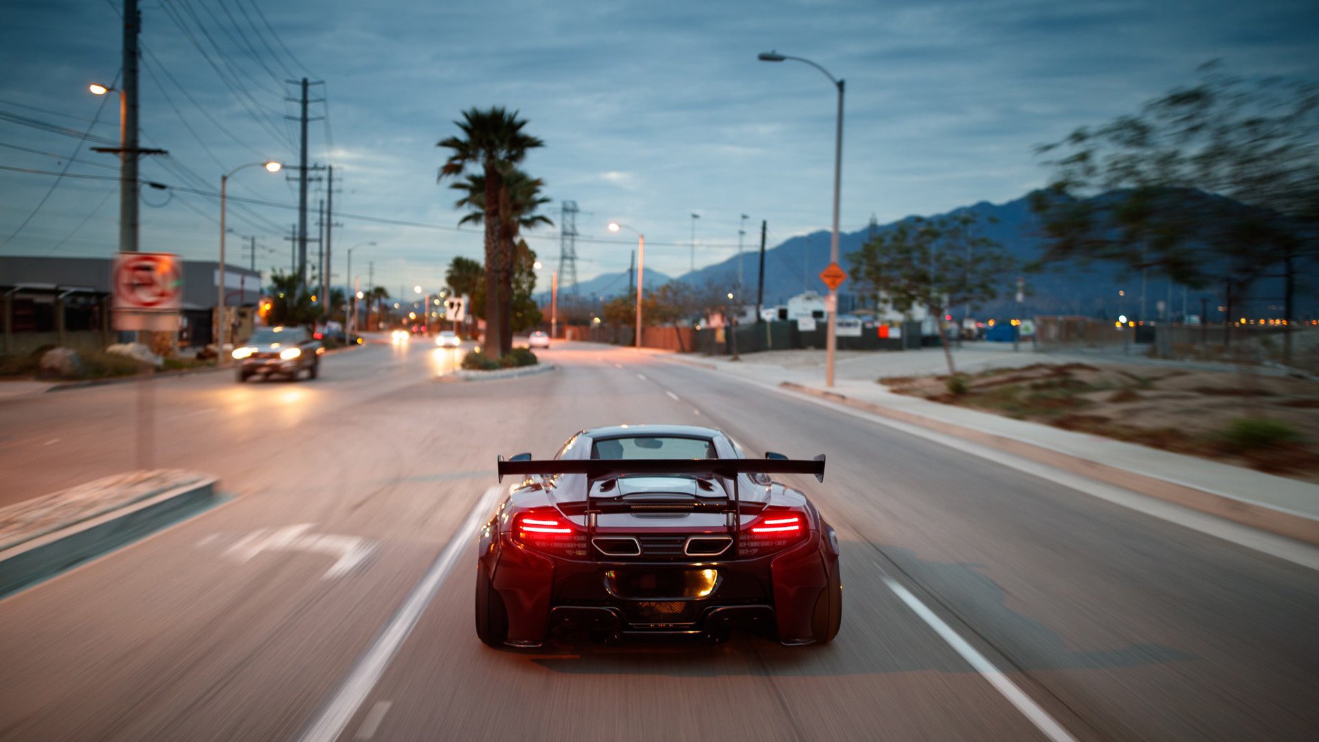 冰雪与速度的双重奏，芬兰冰球速胜阿根廷，维尼修斯F1揭幕战霸气接管